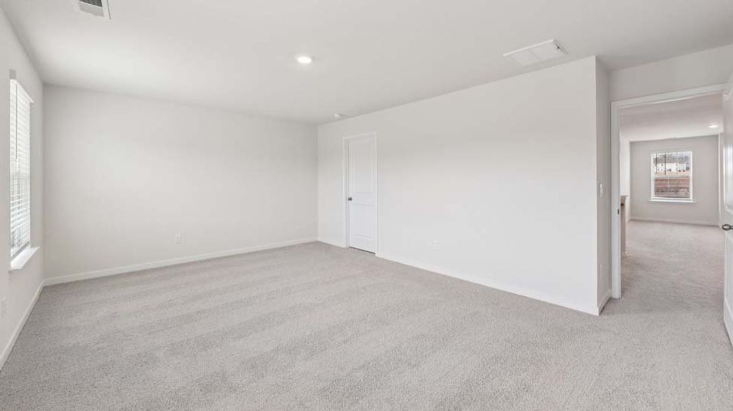 Representative unfurnished interior of a home built from the Hanover by D.R. Horton in Granite Falls, Lancaster (Image 22).