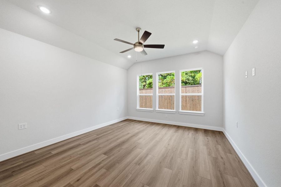 Spacious, unfurnished interior of a new home in Chambers Creek, Willis (Image 43).