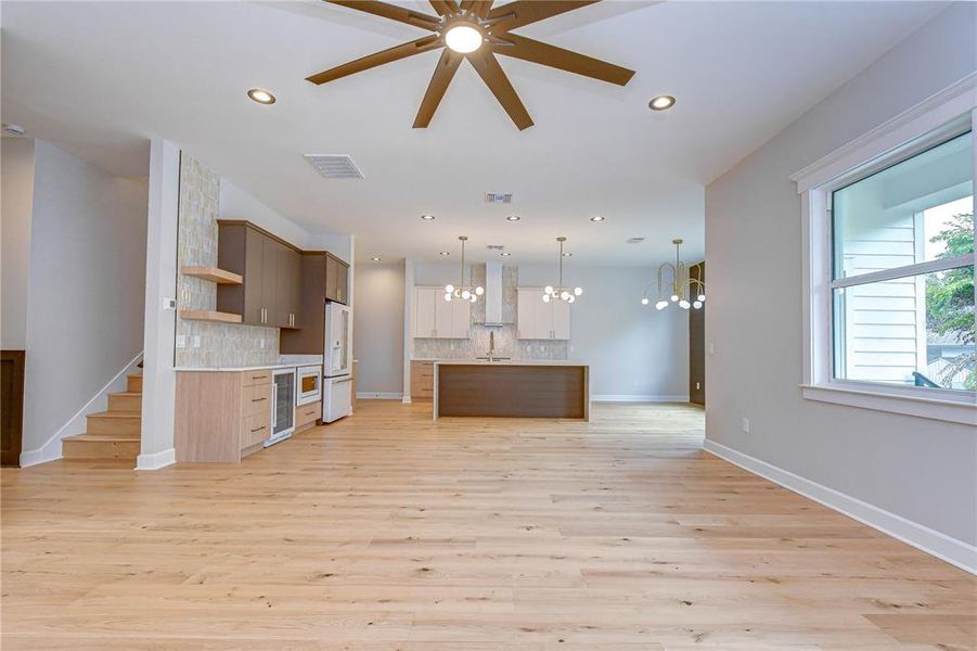 Spacious, unfurnished interior of a new home in , Tampa (Image 24).