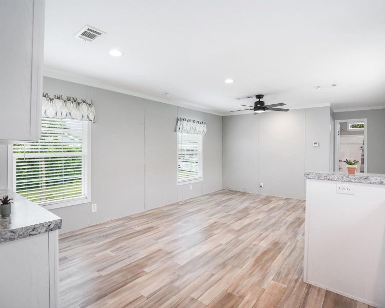 Spacious, unfurnished interior of a new home in , Fort Lauderdale (Image 15).