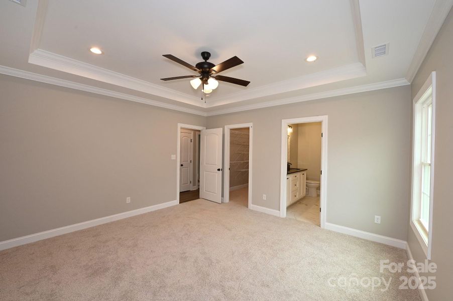 Spacious, unfurnished interior of a new home in , Hickory (Image 28).