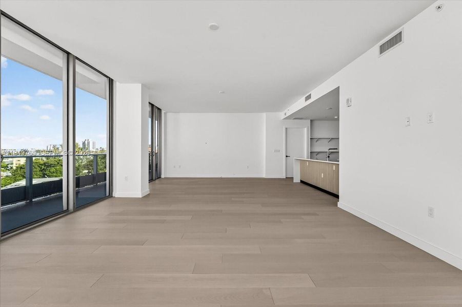 Spacious, unfurnished interior of a new home in , Bay Harbor Islands (Image 26).