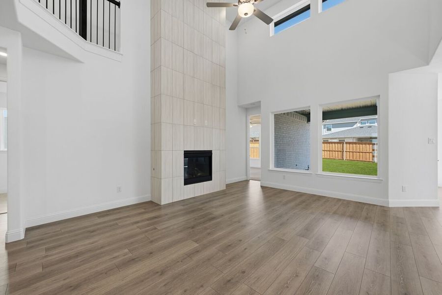 Spacious, unfurnished interior of a new home in Highland Lakes, McKinney (Image 12).