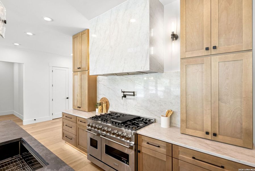 Furnished interior view inside a new home in , Boerne (Image 12).