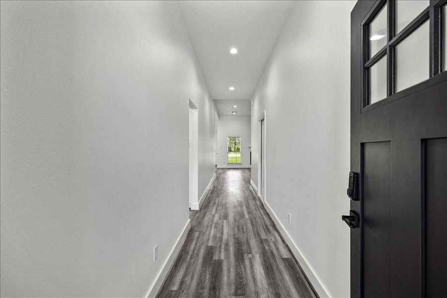 Spacious, unfurnished interior of a new home in , Santa Fe (Image 21). Spacious, unfurnished interior of a new home in , Santa Fe (Image 21).