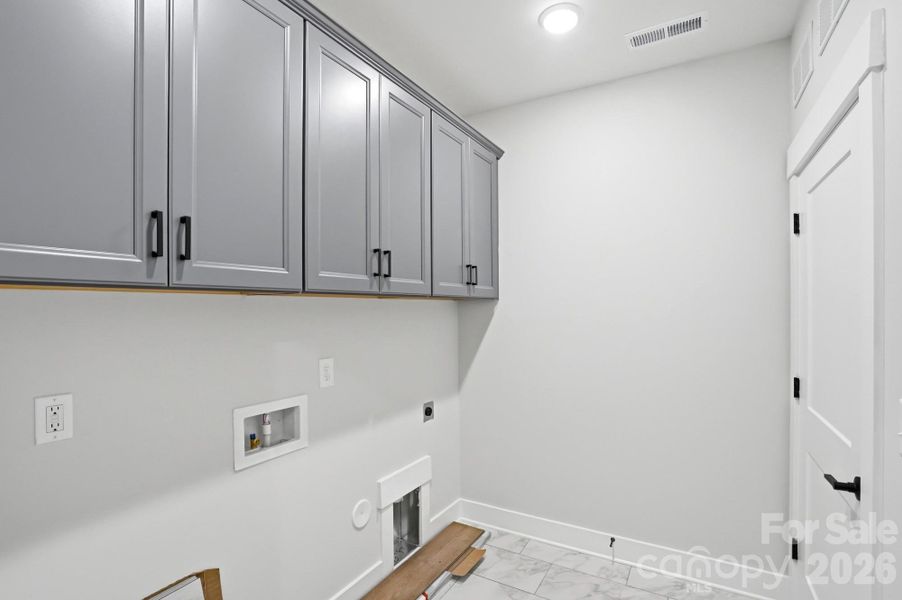 Spacious, unfurnished interior of a new home in Harmony, Harrisburg (Image 23).
