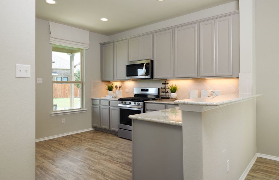 Eat-in Kitchen Eat-in Kitchen