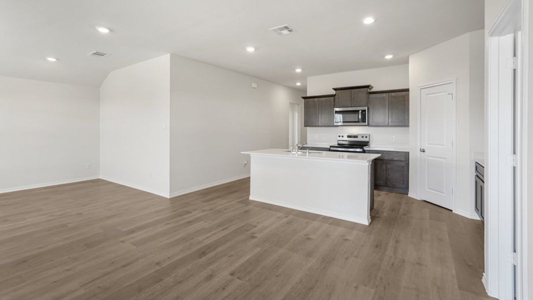 Image 14 of a home in Saddlebrook. Image 14 of a home in Saddlebrook.