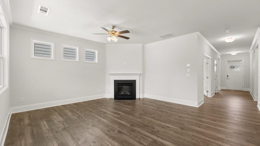 Spacious, unfurnished interior of a new home in , Dallas (Image 18).