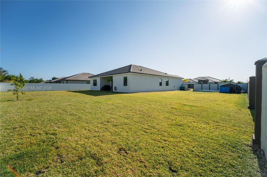 Exterior details and patio area of a home in , Homestead (Image 28).