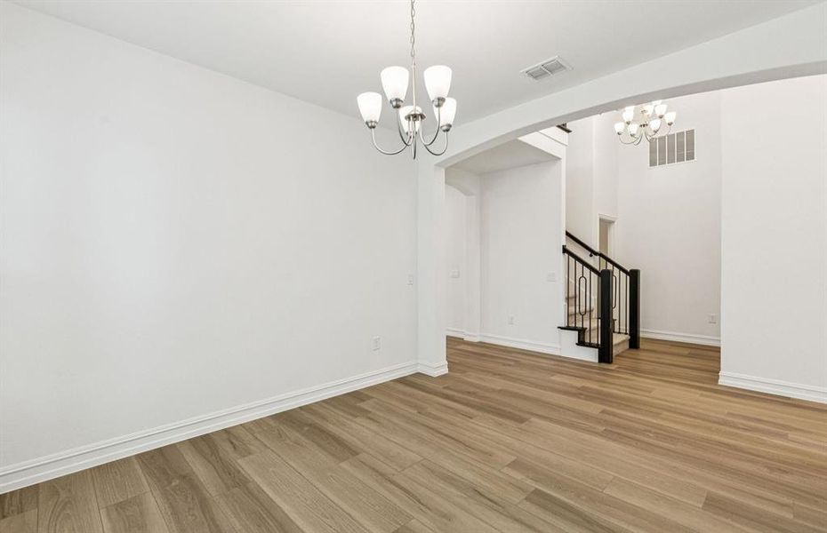 Spacious dining area Spacious dining area