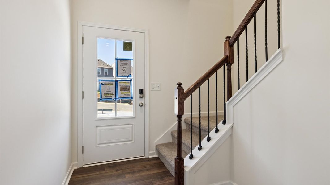 Spacious, unfurnished interior of a new home in Cherokee Crossing, Kodak (Image 16).