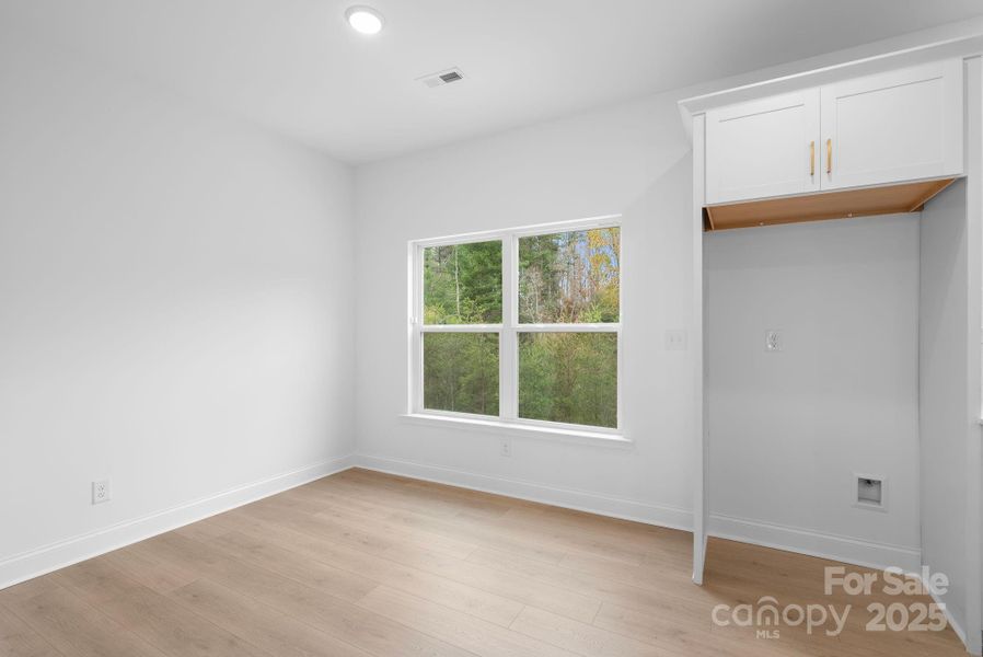 Spacious, unfurnished interior of a new home in , Asheville (Image 26).