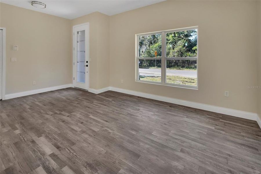 Spacious, unfurnished interior of a new home in , Daytona Beach (Image 21).