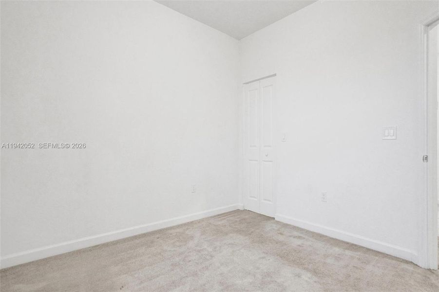 Spacious, unfurnished interior of a new home in , Coral Springs (Image 25).