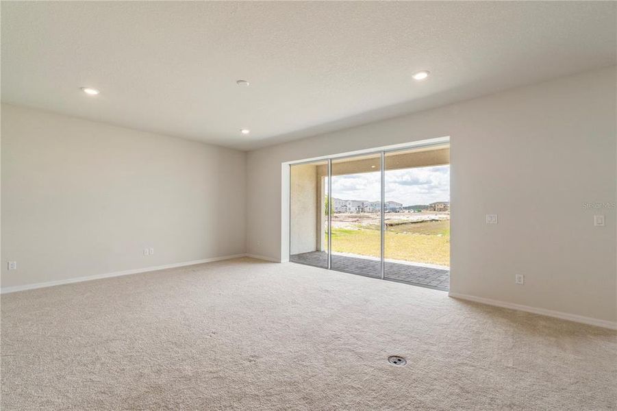 Spacious, unfurnished interior of a new home in , Orlando (Image 35).