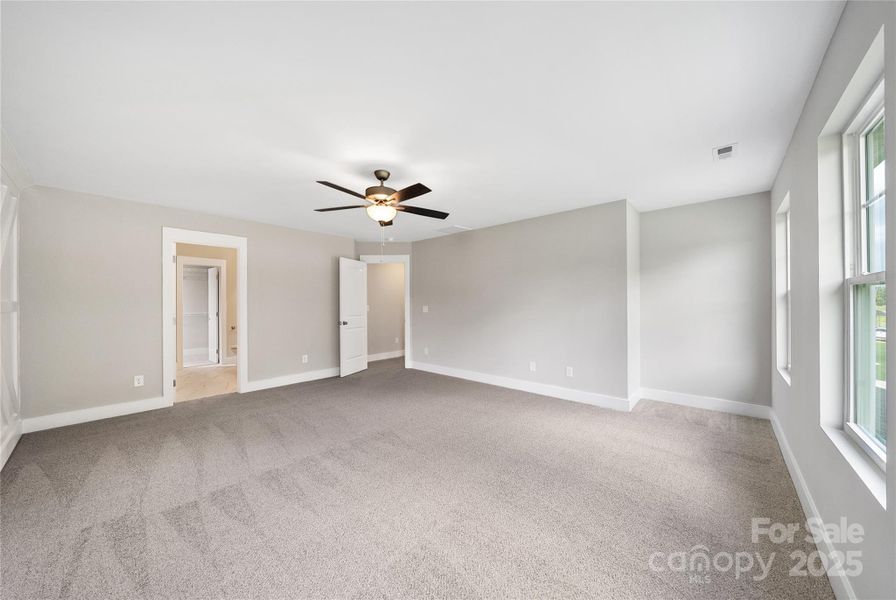 Spacious, unfurnished interior of a new home in , Stanfield (Image 13).