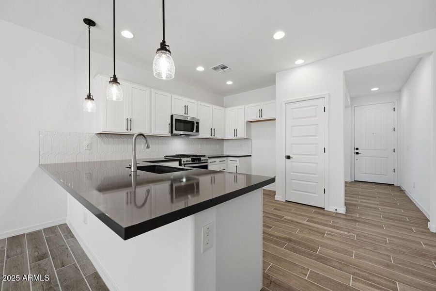 8827 W PASADENA Avenue - Ready Now! 8827 W PASADENA Avenue - Ready Now!