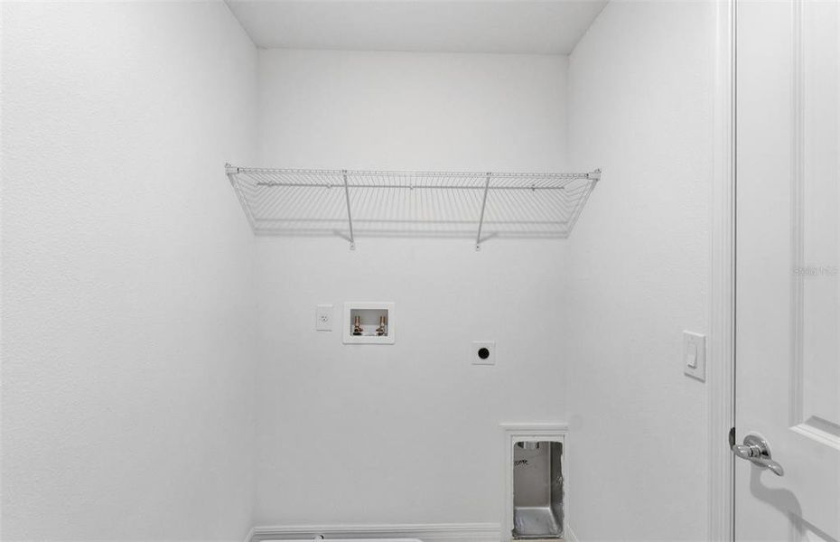 Spacious, unfurnished interior of a new home in Silverlake, Lake Alfred (Image 10).