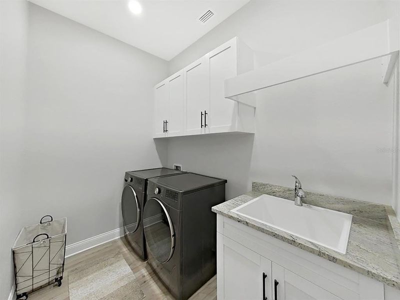 Furnished interior view inside a new home in , Lakeland (Image 19).