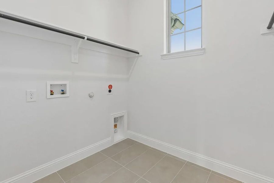 Spacious, unfurnished interior of a new home in Talia, Mesquite (Image 14).