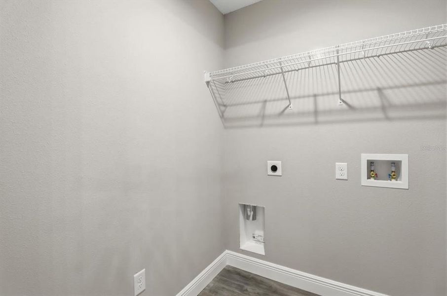 Spacious, unfurnished interior of a new home in , Citrus Springs (Image 23).