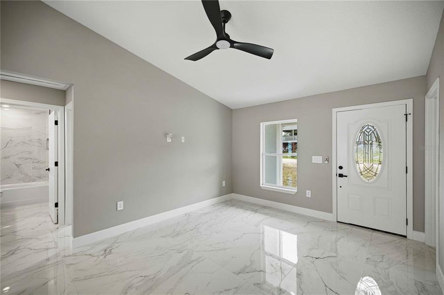 Spacious, unfurnished interior of a new home in , Ocala (Image 8).
