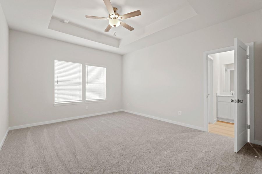 Spacious, unfurnished interior of a new home in Lago Mar, Texas City (Image 17).