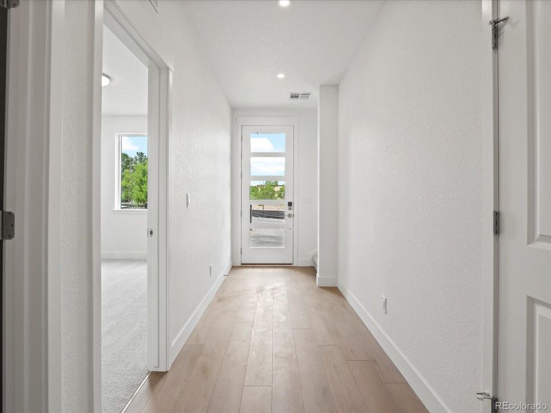 Spacious, unfurnished interior of a new home in Ascent at Inverness, Englewood (Image 23).