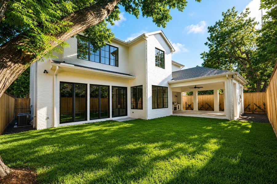 Exterior details and patio area of a home in , Houston (Image 24).