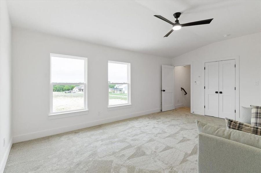 Spacious, unfurnished interior of a new home in , Justin (Image 22).