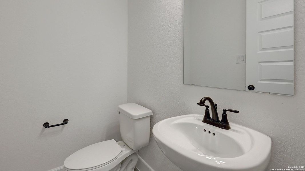 Close-up of interior finishes inside a home in Haby Hill 60', San Antonio (Image 22). Close-up of interior finishes inside a home in Haby Hill 60', San Antonio (Image 22).