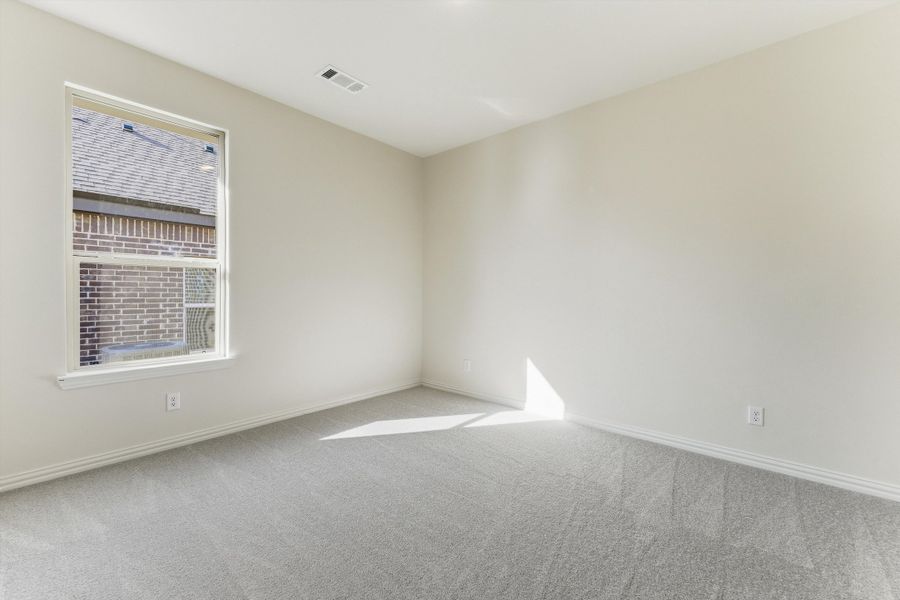 Spacious, unfurnished interior of a new home in Liberty Pointe, Gainesville (Image 13).