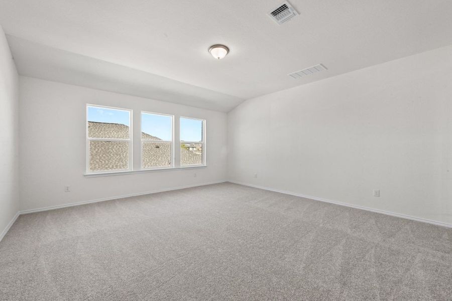 Spacious, unfurnished interior of a new home in Salerno - Classic Collection, Round Rock (Image 8).