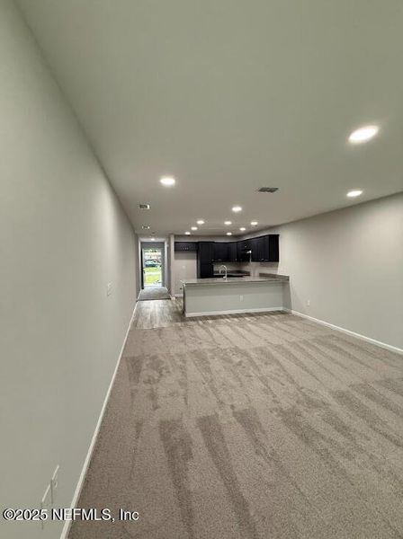 Spacious, unfurnished interior of a new home in , Jacksonville (Image 17).