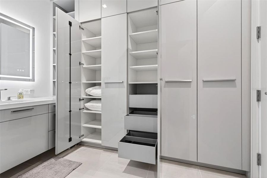 Furnished interior view inside a new home in , Longboat Key (Image 54). Furnished interior view inside a new home in , Longboat Key (Image 54).