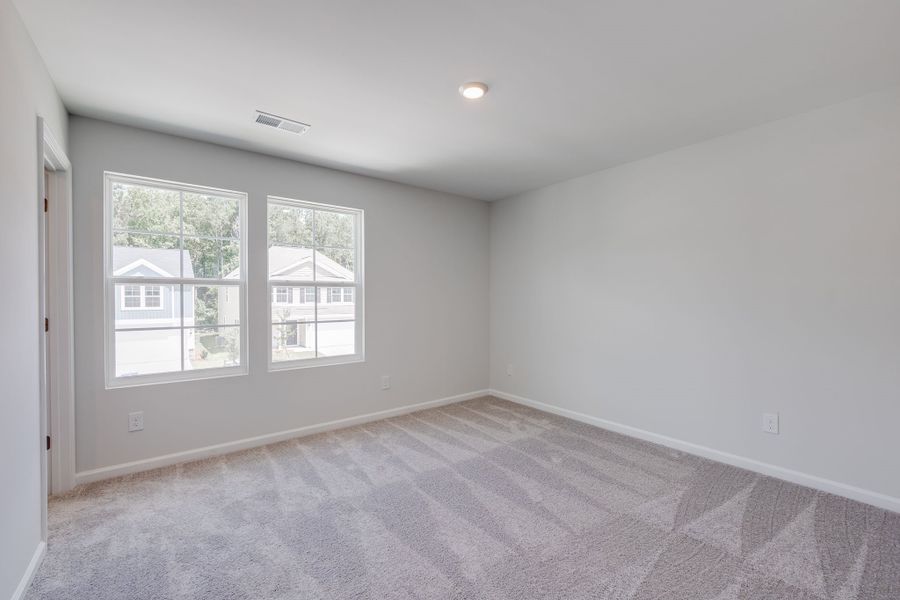 Spacious, unfurnished interior of a new home in Ellington, Elgin (Image 34).
