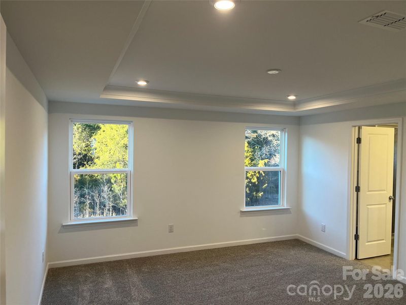 Spacious, unfurnished interior of a new home in Parkside Crossing, Charlotte (Image 13).
