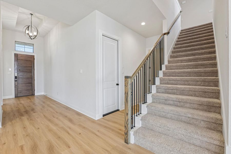 Spacious, unfurnished interior of a new home in 6 Creeks, Kyle (Image 24).