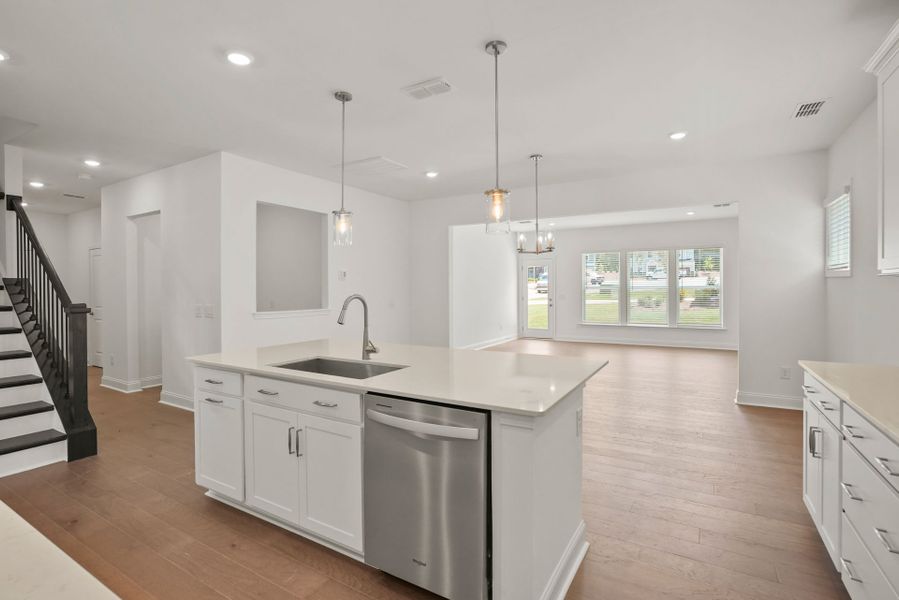 Spacious Kitchen with an Island Spacious Kitchen with an Island