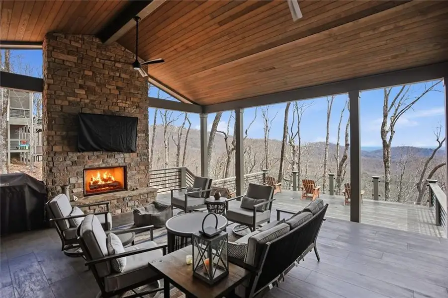 Community amenities in , Jasper (Image 38).