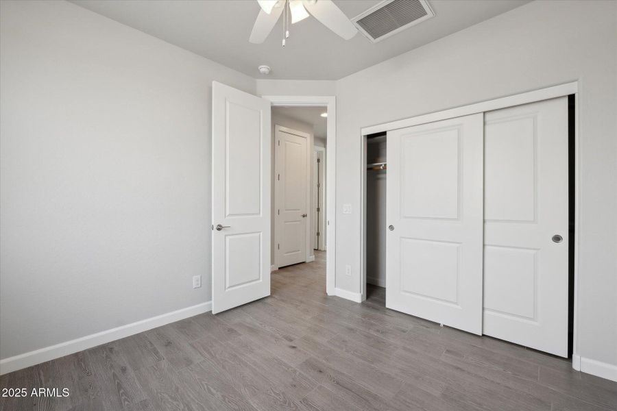 1,658 Bedroom 2 - 192 1,658 Bedroom 2 - 192