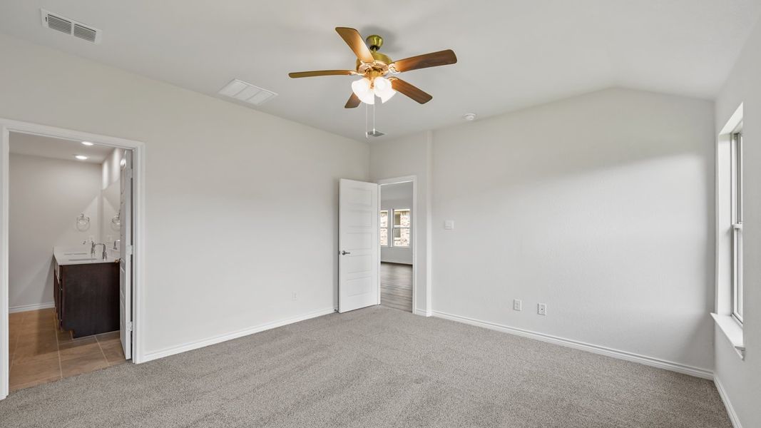 Spacious, unfurnished interior of a new home in Liberty Crossing, Royse City (Image 22).