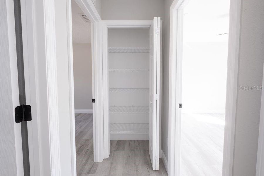 Spacious, unfurnished interior of a new home in , Citrus Springs (Image 33).