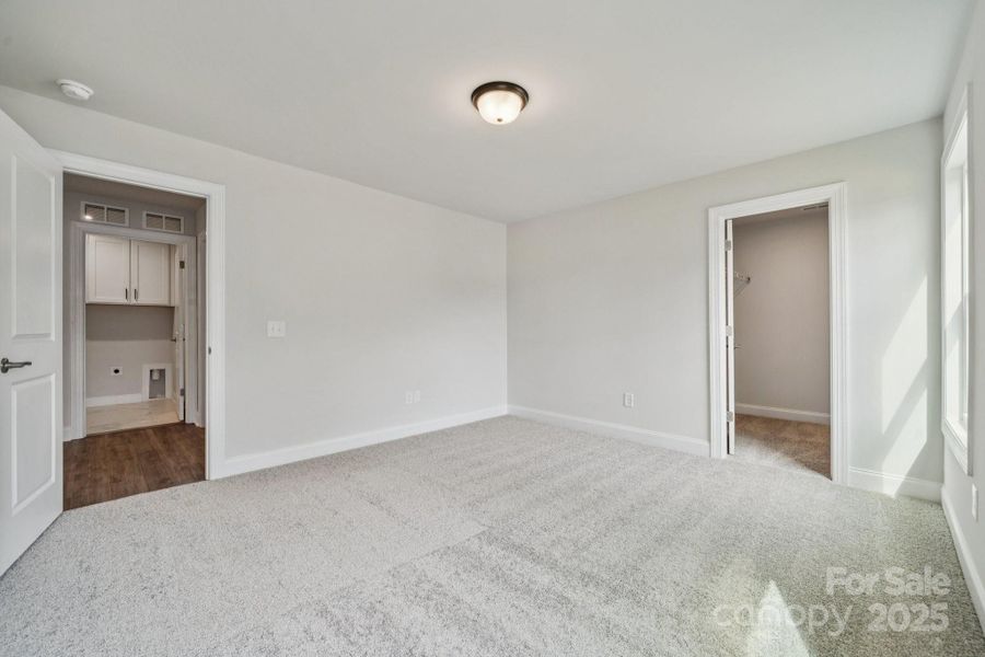 Spacious, unfurnished interior of a new home in Glenhurst, Matthews (Image 20).