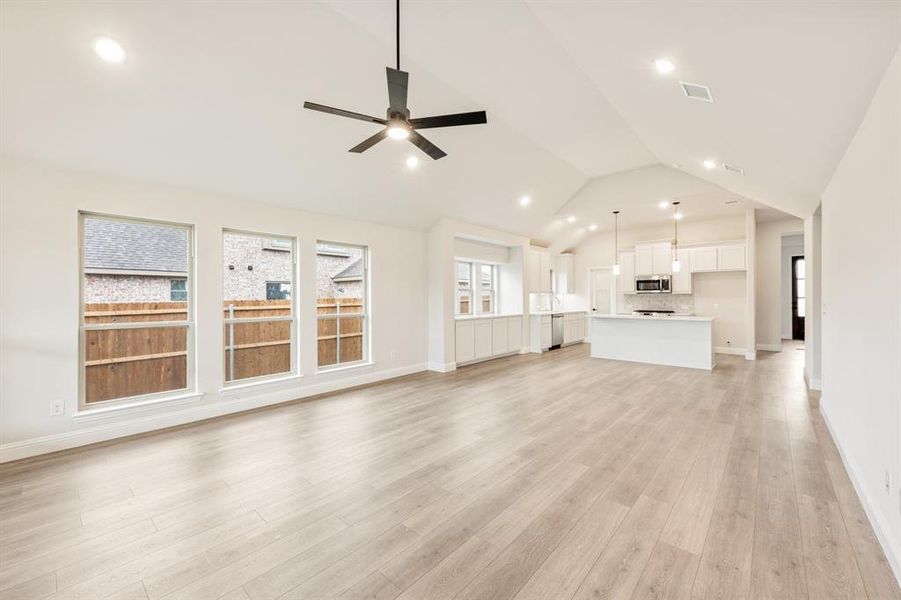 Spacious, unfurnished interior of a new home in Waverly Estates, Nevada (Image 24).