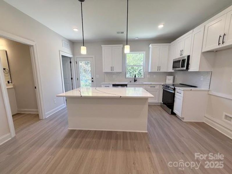 Furnished interior view inside a new home in , Gastonia (Image 7).