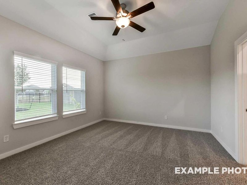 Spacious, unfurnished interior of a new home in Sunterra, Katy (Image 14).