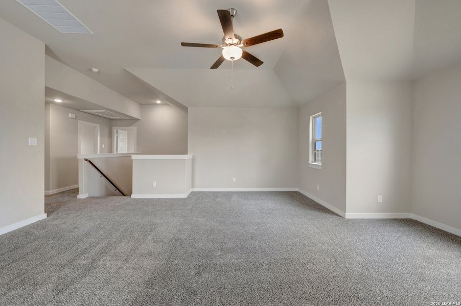 Spacious, unfurnished interior of a new home in Winding Brook, San Antonio (Image 30).