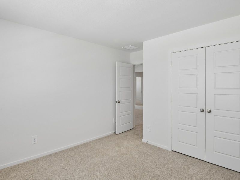 Spacious, unfurnished interior of a new home in Heights of Barbers Hill, Baytown (Image 15).